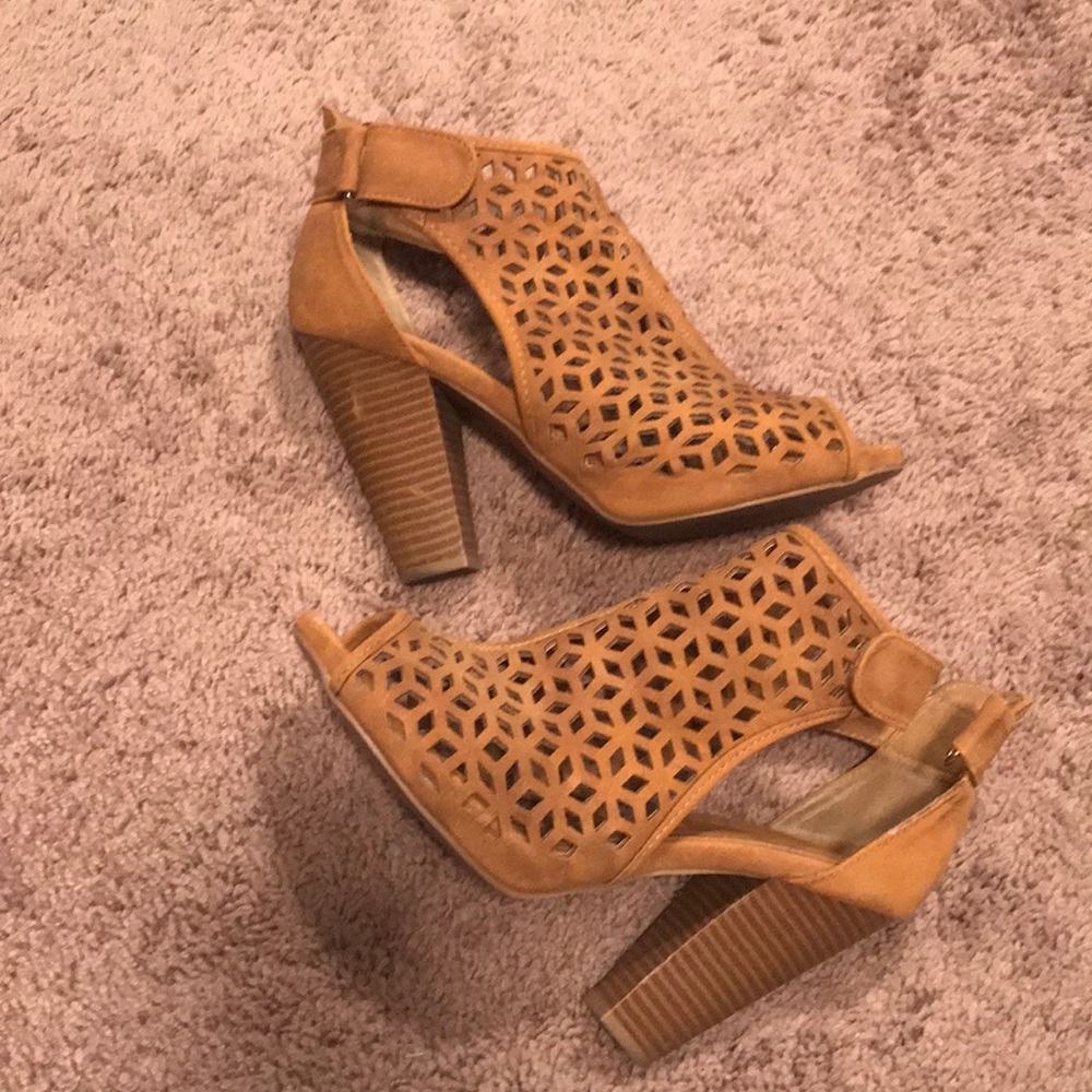 Sandal heels